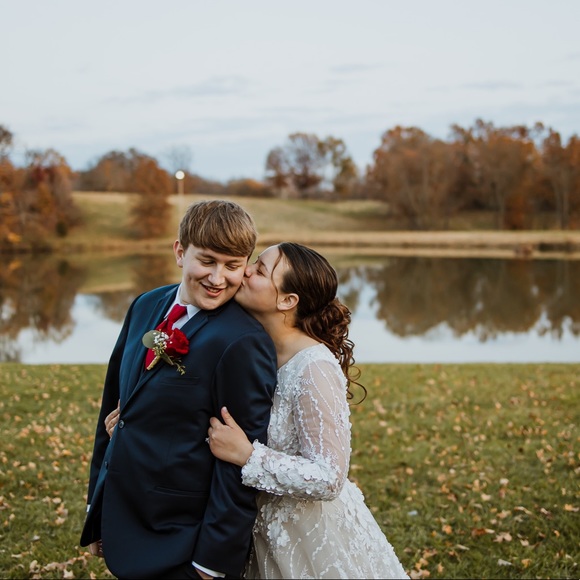 Meet your Posher, Zoe - Picture 3 of 17